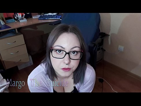 ❤️ Kynþokkafull stelpa með gleraugu sýgur dildó djúpt á myndavélinni ☑ Klámmyndband á klám is.dewporn.ru ❌❤