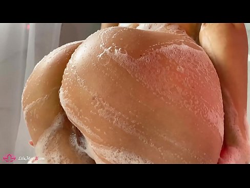 ❤️ Brunette sjálfsfróar kisu með titrara til að fá mikla fullnægingu í sturtu ☑ Klámmyndband á klám is.dewporn.ru ❌❤