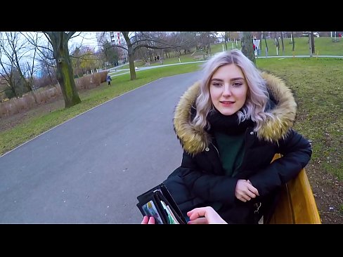❤️ Gleypir heitt ásamt ókunnugra fyrir peninga - blástur í garðinum eftir Evu Elfie ☑ Klámmyndband á klám is.dewporn.ru ❌❤